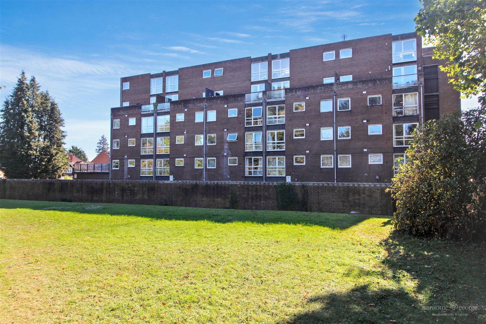 Bath Road, Southcote, Reading
